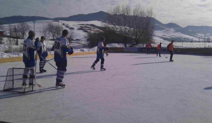 7. fotografia fotogalérie 1. ročník turnaja v ľadovom hokeji 28.1.2012