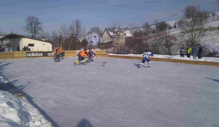 8. fotografia fotogalérie 1. ročník turnaja v ľadovom hokeji 28.1.2012