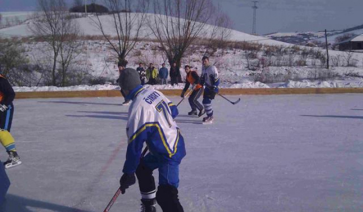 9. fotografia fotogalérie 1. ročník turnaja v ľadovom hokeji 28.1.2012