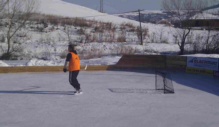 11. fotografia fotogalérie 1. ročník turnaja v ľadovom hokeji 28.1.2012