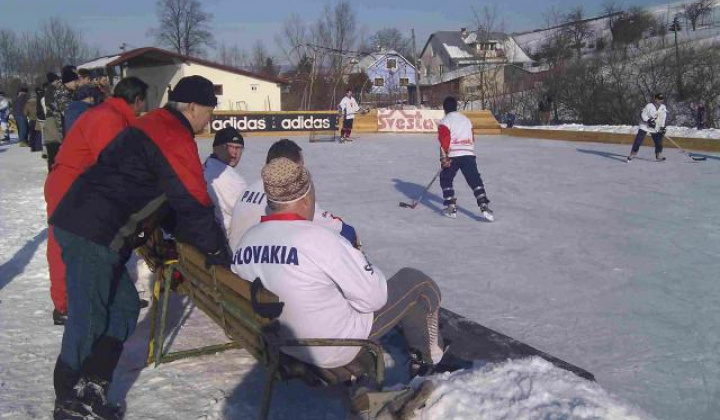 12. fotografia fotogalérie 1. ročník turnaja v ľadovom hokeji 28.1.2012